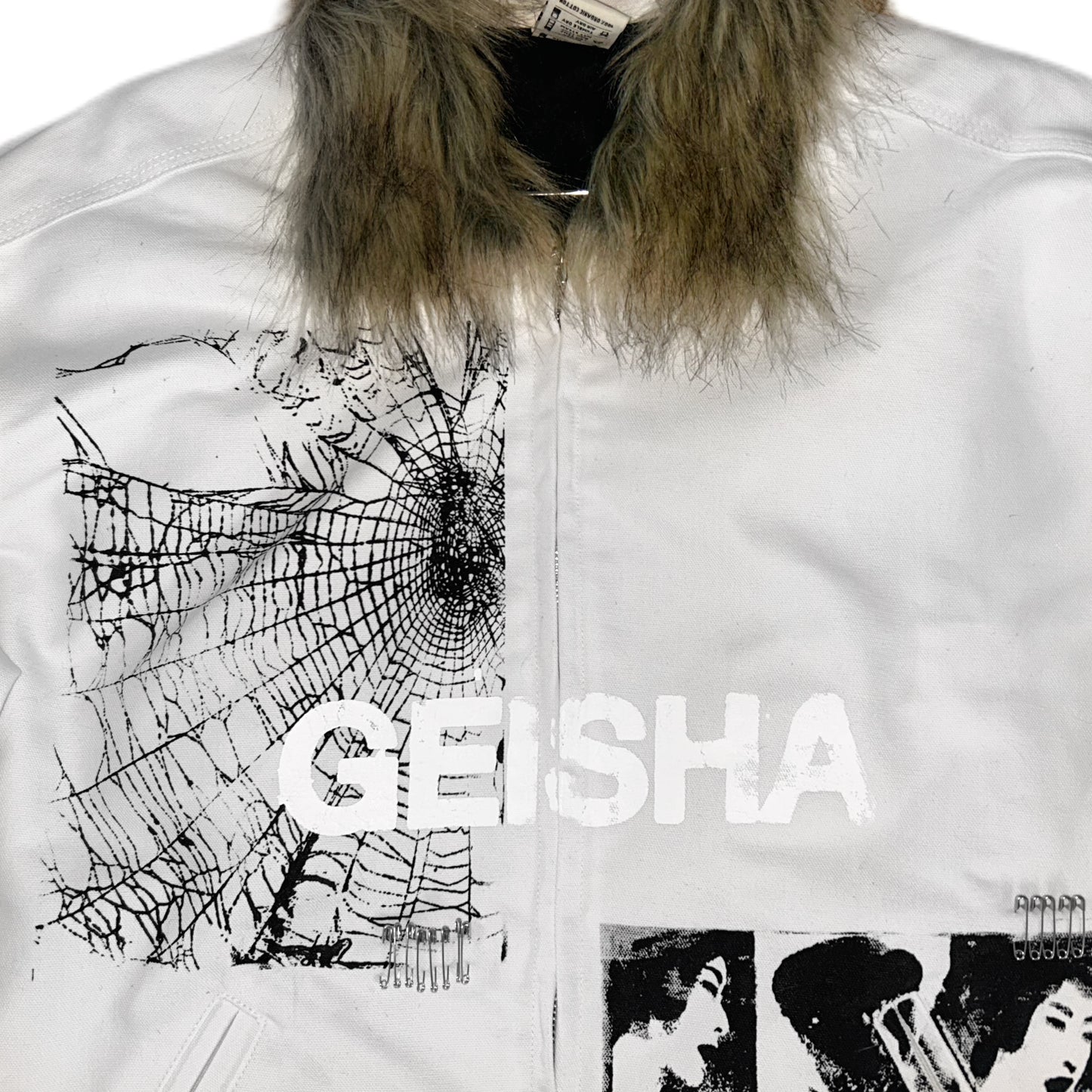 Laughing Geisha | L